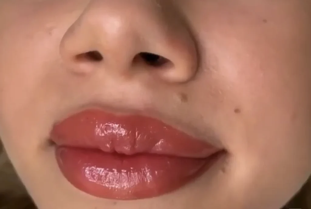 lip colouring tattoo