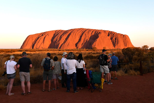 Experience the Grandeur of Kings Canyon with a Memorable Excursion from Uluru